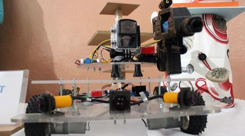 (&ouml;zel Haber) Askerler &Ouml;lmesin Diye Savaş Robotu Yaptılar