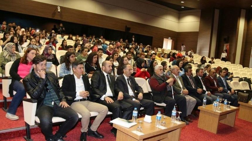 Nev&uuml;&rsquo;de &lsquo;aleviliğin G&uuml;ncel Sorunları&rsquo; Konulu Panel D&uuml;zenlendi