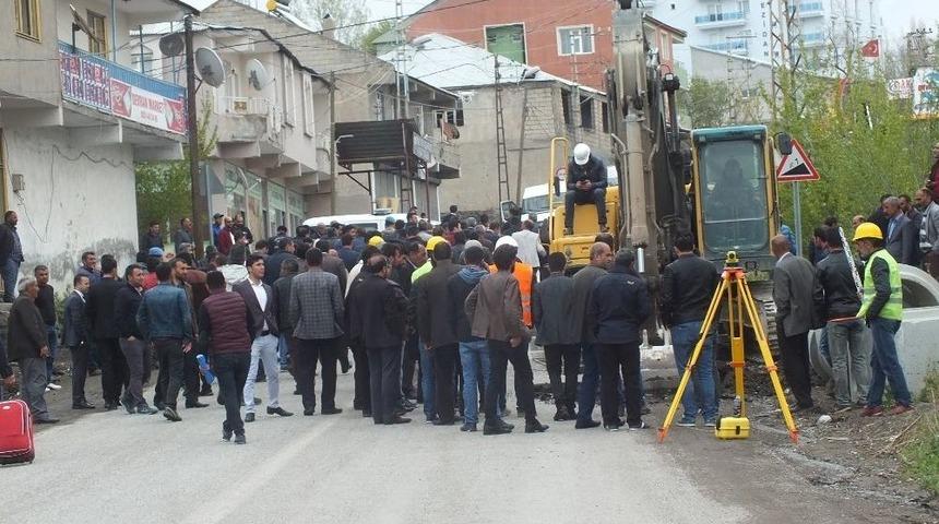 Malazgirt&rsquo;te Alt Yapı İ&ccedil;in İlk Kazma Vuruldu