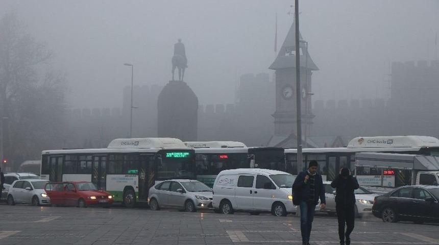 Kayseri&rsquo;de Yoğun Sis Etkili Oldu