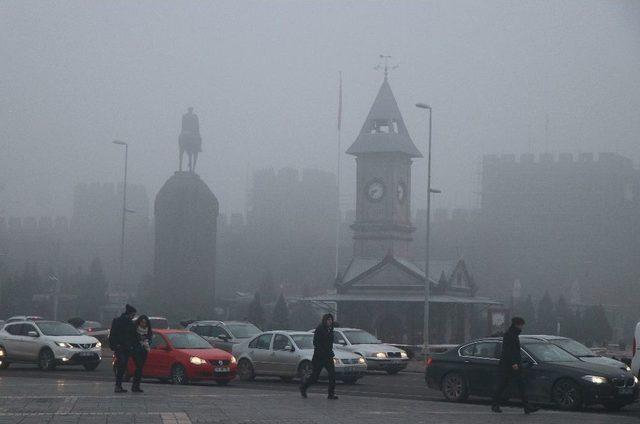 Kayseri’de Yoğun Sis Etkili Oldu