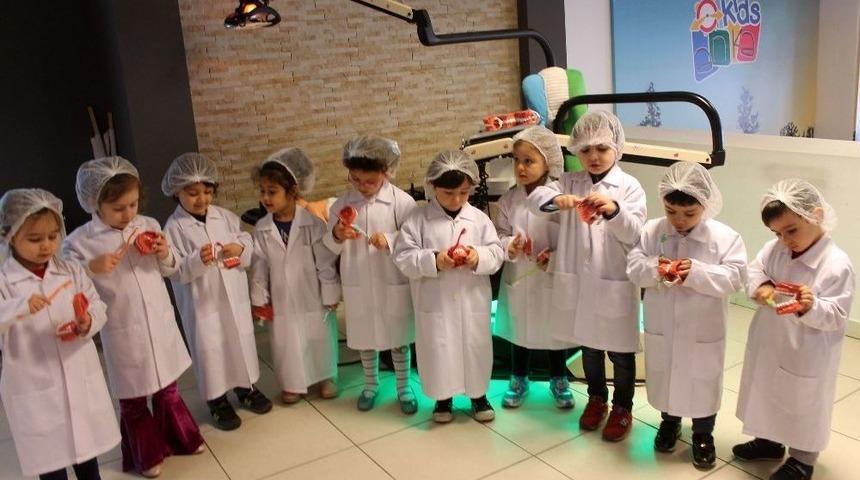 Neşeli Minikler Meslekleri Tanıdı