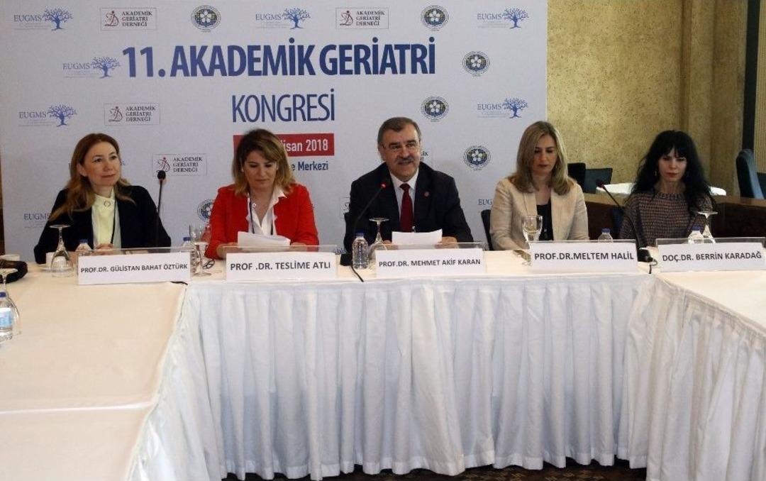 T&uuml;rkiye&rsquo;de 100 Yaş &Uuml;zerindeki Kadınlar Erkeklere Fark Attı