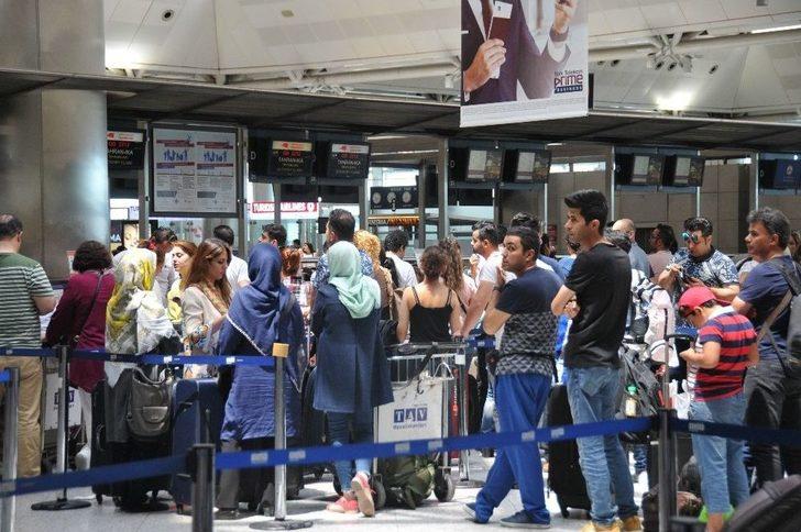 Atatürk Havalimanı’nda Bayram Yoğunluğu Başladı G1