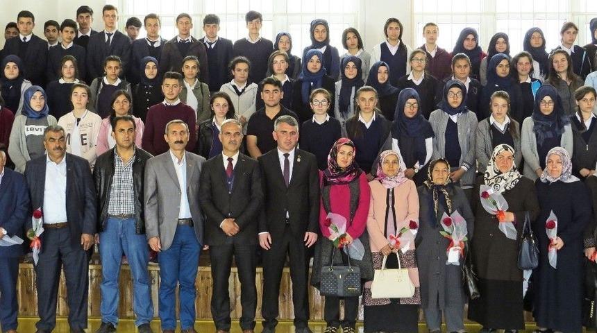 Şehit Aileleri Ve Öğrencilerin Buluşmasında Duygusal Anlar