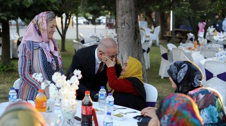 Divapan&rsquo;dan Anlamlı İftar