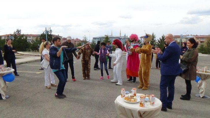 Hastanede Otizm Farkındalık Etkinliği G3