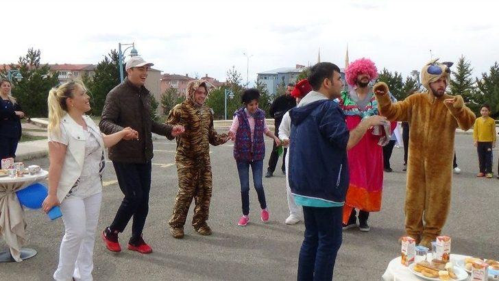 Hastanede Otizm Farkındalık Etkinliği G4