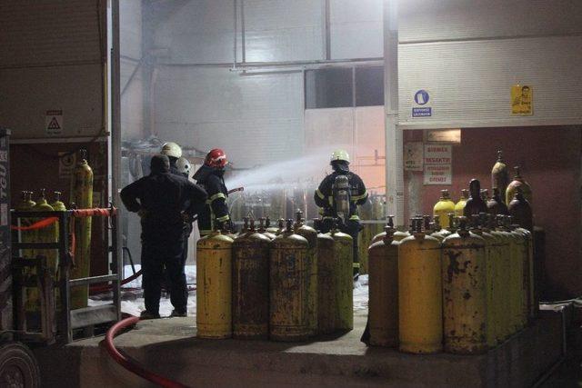 Gaz Dolum Fabrikasında Yaşanan Patlama Paniğe Neden Oldu