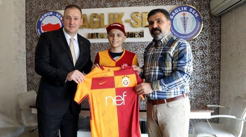 Fatih Terim&rsquo;den Alkışlanacak Davranış
