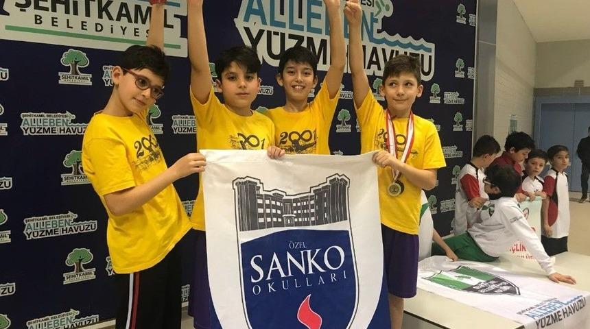 Kurtuluş Günü Yüzme Yarışları