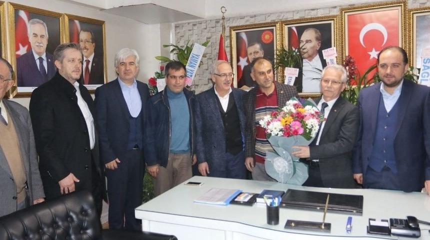 Ak Parti’li Vekiller Akhisar’da Partililerle Buluştu