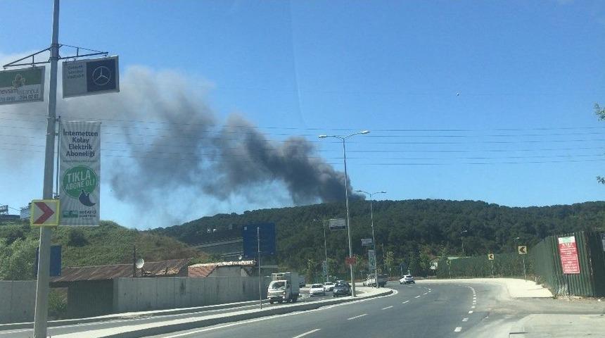 Kağıthane&rsquo;de Fabrika Alev Alev Yanıyor