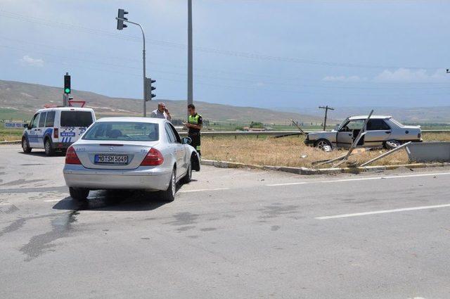 Sivas’ta Trafik Kazası: 4 Yaralı 2