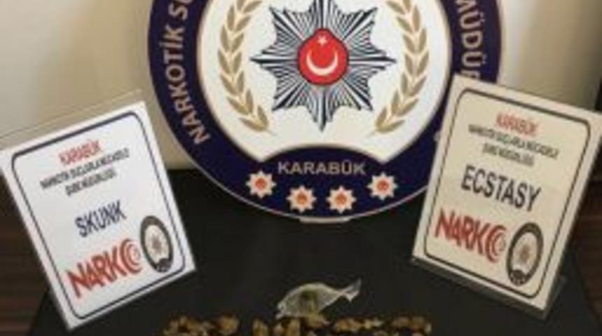 Uyuşuturucu Operasyonunda 2 Kişi G&ouml;zaltına Alındı