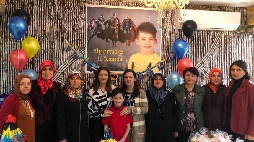 Şehit &Ccedil;ocuğu Alpertunga&rsquo;yı Doğum G&uuml;n&uuml;nde Sevindirdiler