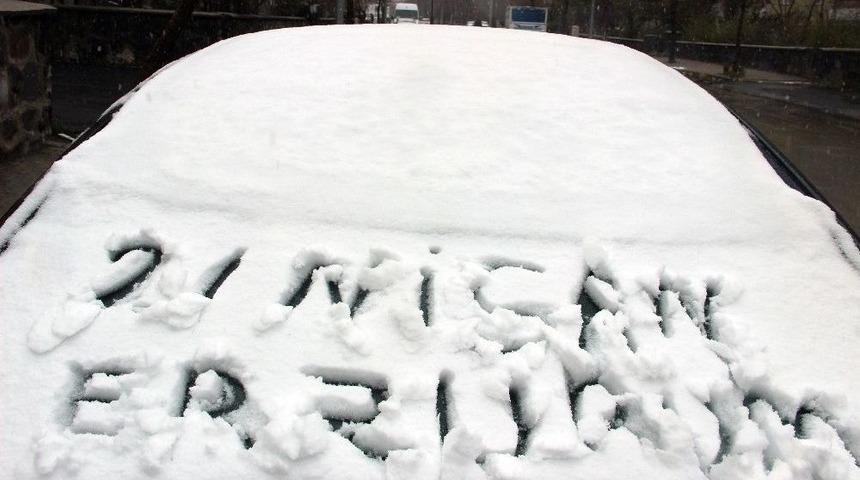 Erzurum&rsquo;a Baharda Kar S&uuml;rprizi