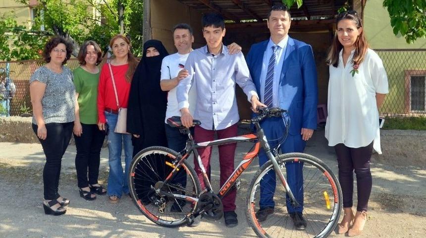 Sosyal Sorumluluk Projelerinden Yararlanan Hasta Ve Ailelerine Ziyaret