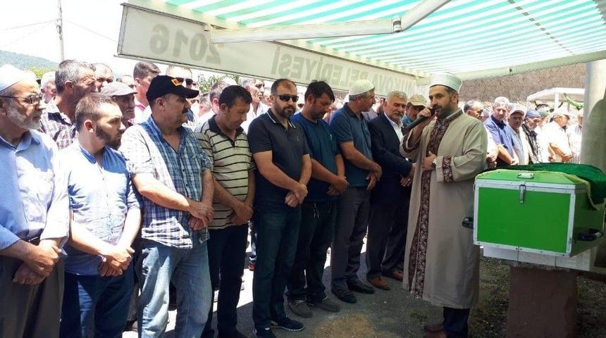 Girdiği Derede Boğulan &Ccedil;ocuk Defnedildi