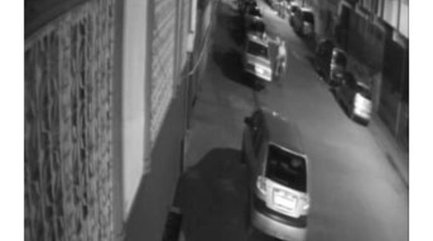 &Ouml;nce G&uuml;venlik Kamerasına Sonra Polise Yakalandı