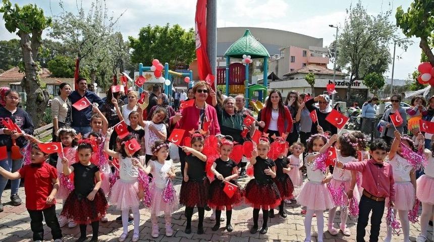 Minik Y&uuml;reklerde 23 Nisan Sevinci