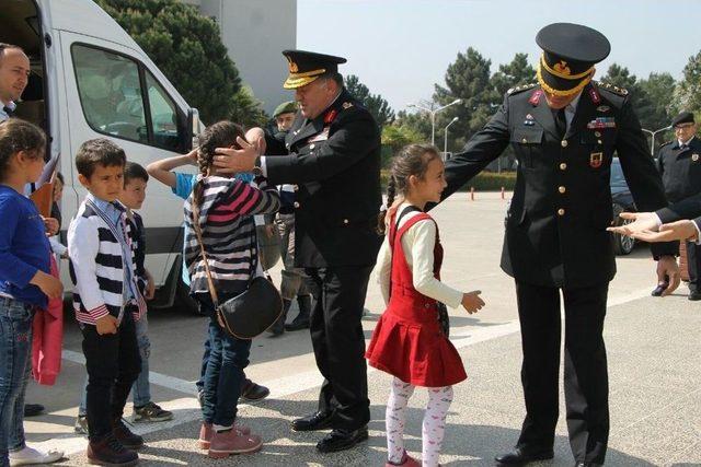 Jandarmadan &Ouml;ğrencilere B&uuml;y&uuml;k Jest 2