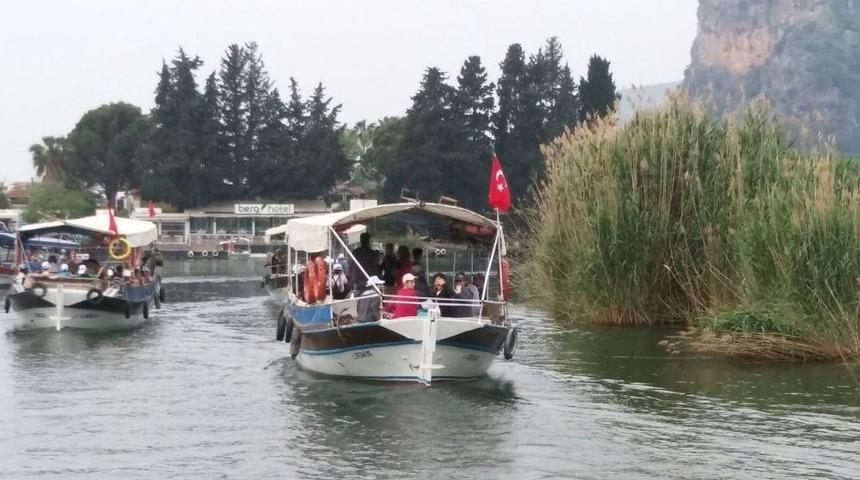&Ouml;ğrencilerden Dalyan Kanalı Ve İztuzu Plajı&rsquo;nda &Ccedil;evre Temizliği