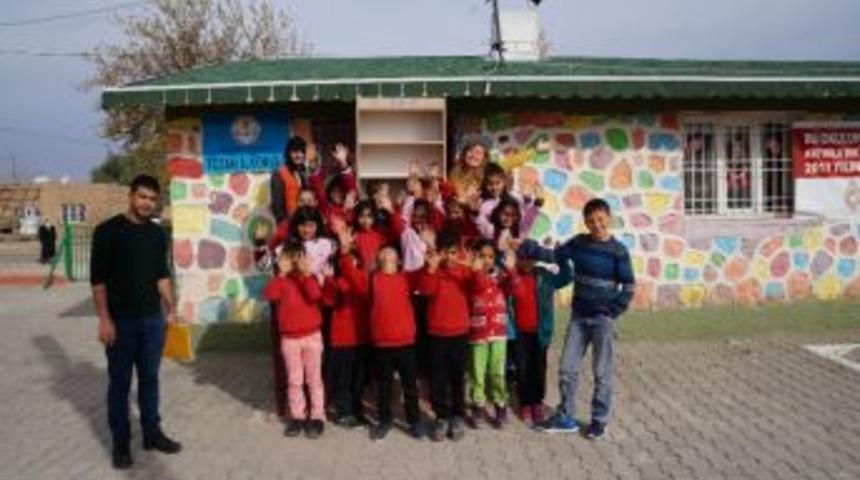 Artuklu&rsquo;da 52 Okula Kitaplık Yapıldı