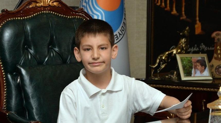 8 Yaşındaki Buğra Kaan Atıl, B&uuml;y&uuml;kşehir Belediye Başkanı Oldu