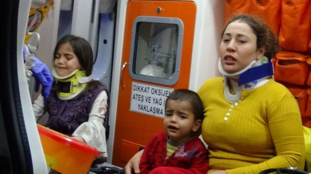 Yaralı Anne, Kazada Yaralanan &Ccedil;ocuğunu Sakinleştirmeye &Ccedil;alıştı