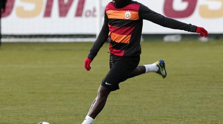 Emmanuel Eboue: "intihar D&uuml;ş&uuml;ncesinin Kafamdan &Ccedil;ıkması İ&ccedil;in Dua Ediyorum"