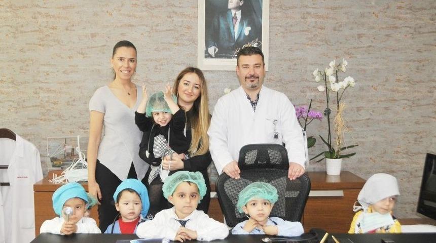 Çocuklar Bir Günlüğüne Doktor Oldu