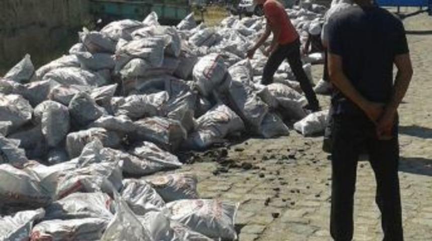 Şaphane’de 230 Aileye 450 Ton Kömür Yardımı