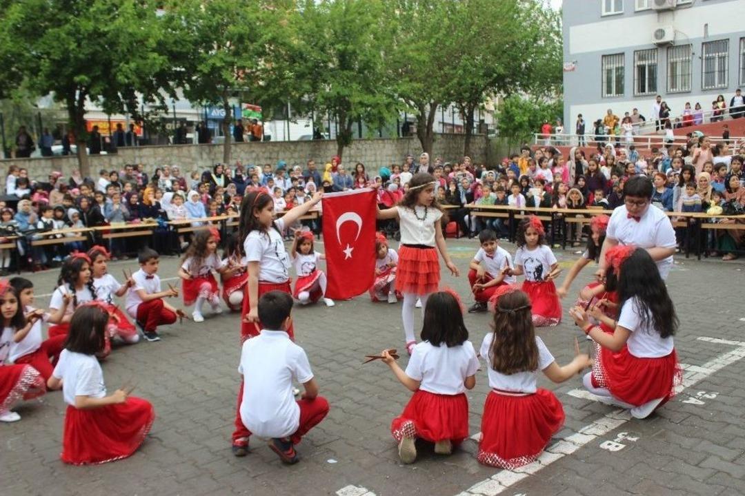 23 Nisan &Ccedil;ocuk Bayramı Siverek&rsquo;te Kutlandı