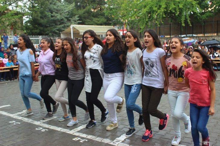 23 Nisan Çocuk Bayramı Siverek’te Kutlandı G1