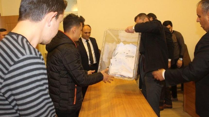 Beyşehir’de Katlı Otopark Ve Kapalı Pazar, Hal İçi’ne Yapılacak