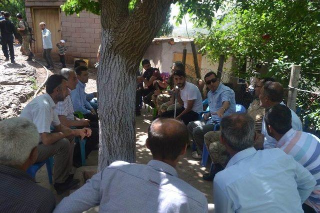 Kaymakam Beyaz&rsquo;dan Yaralı G&uuml;venlik Korucusuna Ziyaret 1