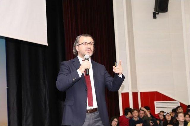 Aslanhan: “kitap Okumayan Genç Artık Ne 8. Sınıfta Ne De Üniversite Sınavında Başarılı Olamayacak”