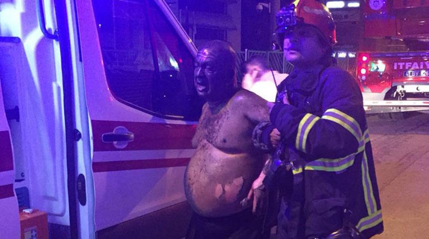 İzmit'te çıkan yangında baba ve oğlu yaralandı