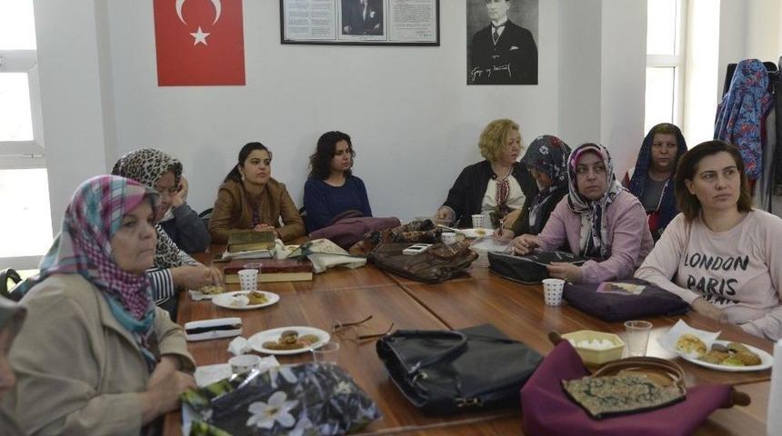 İstismara Karşı Bilgilendirme &Ccedil;alışmaları S&uuml;r&uuml;yor