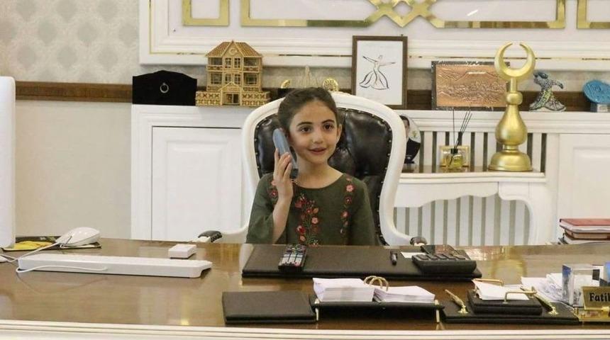 &Ccedil;ocuklar Başkanlık Makamında