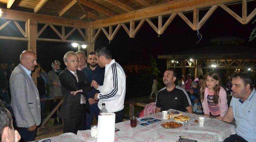 Ak Partililere Kestaneci&rsquo;de Sevgi Seli