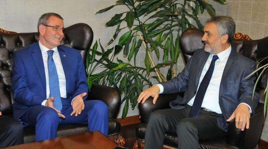 Ziyarette &Uuml;niversite-sanayi İşbirliği Vurgusu