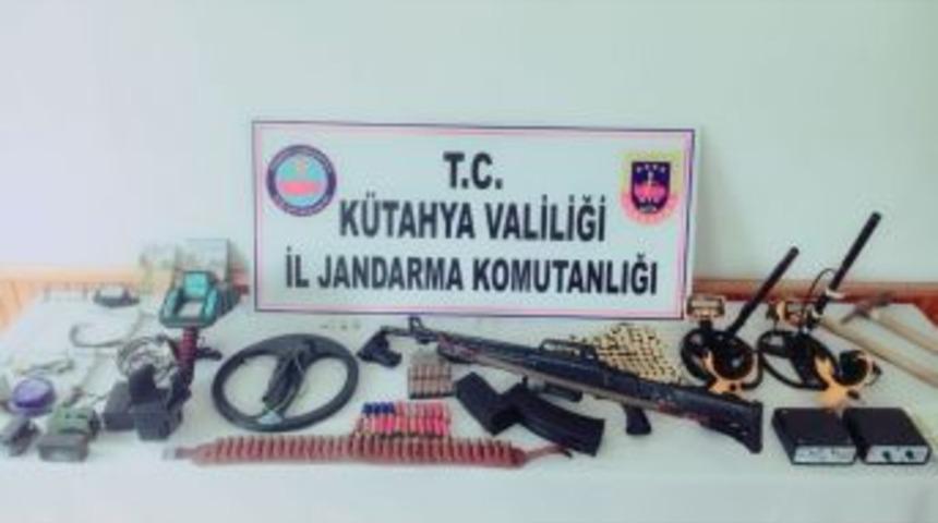 Hisarcık&rsquo;ta İzinsiz Kazı Yapan 2 Kişi Yakalandı