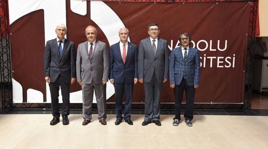 Anadolu &Uuml;niversitesi Ailesi Bayramlaşma T&ouml;reninde Buluştu
