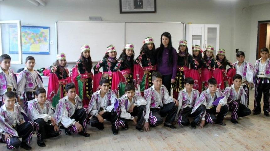 &Ccedil;ocukluklarını Yaşayamayan Suriyeli &Ccedil;ocuklar, D&uuml;nya &Ccedil;ocuklarına &Ouml;zel G&ouml;steri Yapacak