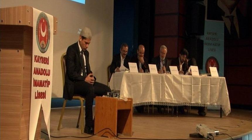 &Ouml;ğrenciler Kur&rsquo;an-ı Kerim&rsquo;i Ve Ezanı G&uuml;zel Okumak İ&ccedil;in Yarıştı