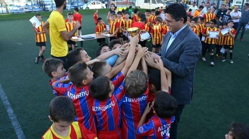 Aliağa G&ouml;ztepe Futbol Okulu&rsquo;ndan Birinci Yıla &Ouml;zel Turnuva