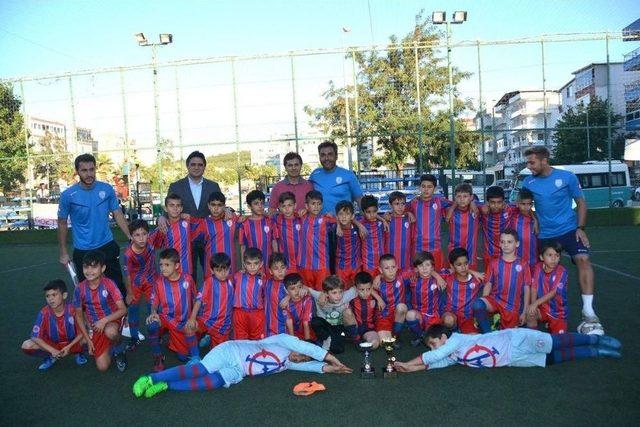 Aliağa Göztepe Futbol Okulu’ndan Birinci Yıla Özel Turnuva