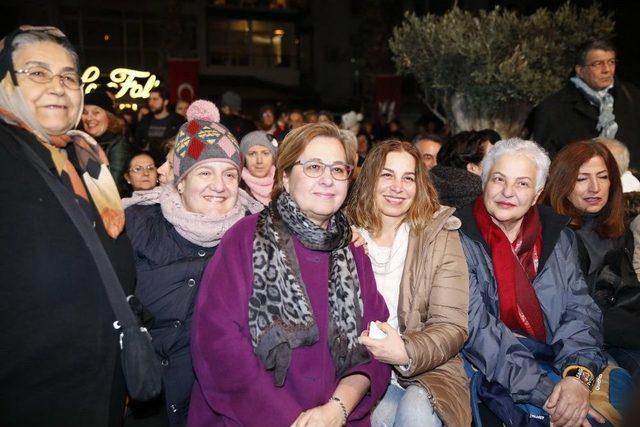 Konak’ta Yeni Yıl Kutlamaları Erken Başladı